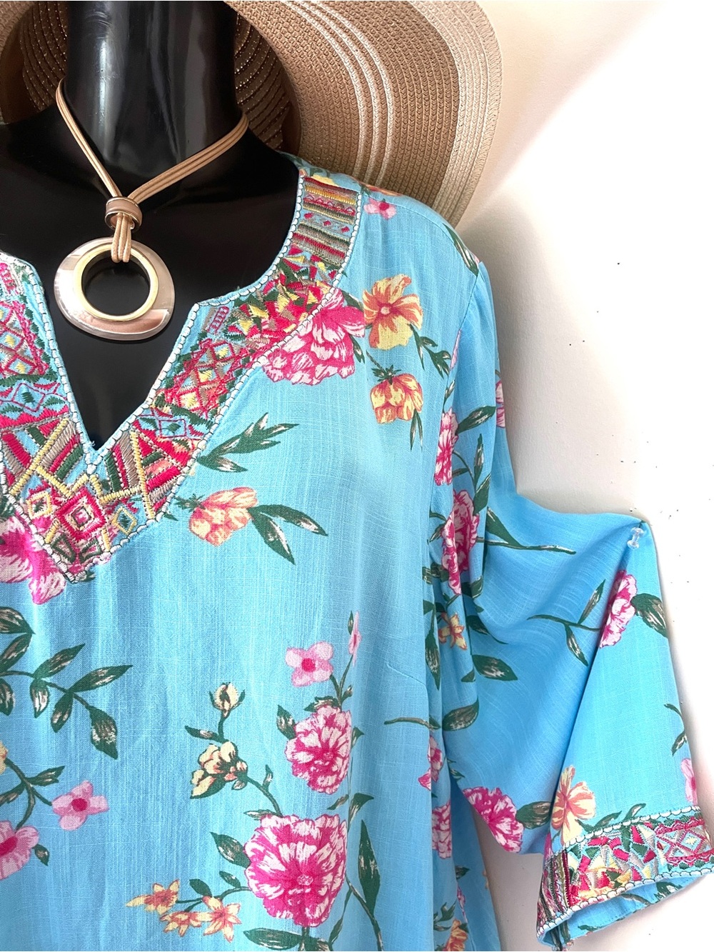 BELLE BY KIM GRAVEL Blue Floral Tunic XL Womens Top Flowers Shirt Embroidere - Picture 6 of 8